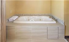 Single King Room with Jacuzzi Tub 