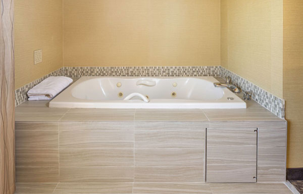 Single King Room with Jacuzzi Tub at Holiday Inn Express Castro Valley
